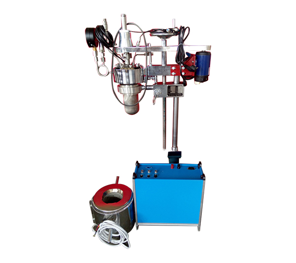 KCFD低壓系列--快開卡環(huán)結(jié)構(gòu)-釜體下落、翻轉(zhuǎn)出料側(cè)面照片